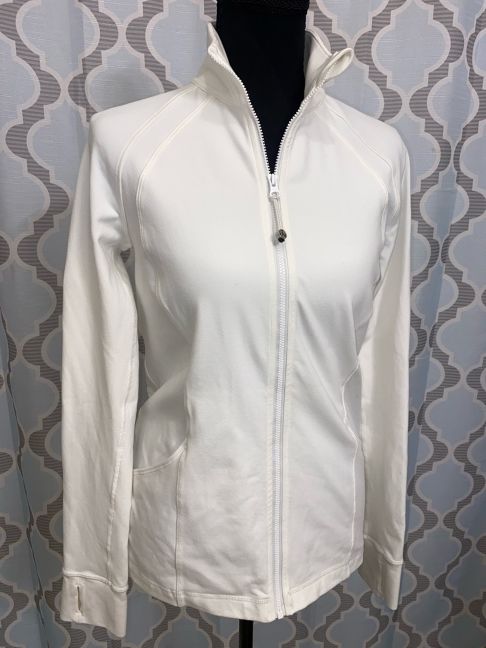 lululemon athletica White Full-Zip Jacket size 6